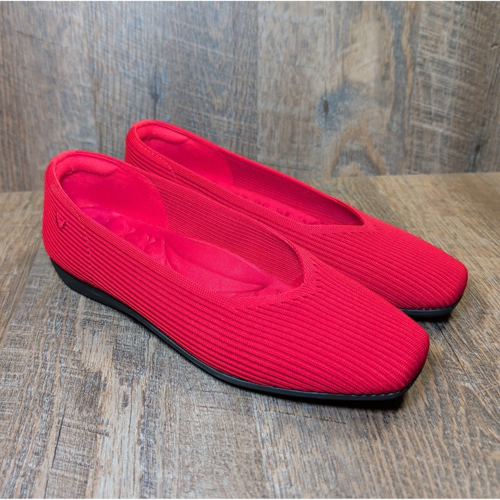 Vivaia Margot Walker Square Toe V-Cut Flats Red Womens Size US 8 EU 39 Comfort